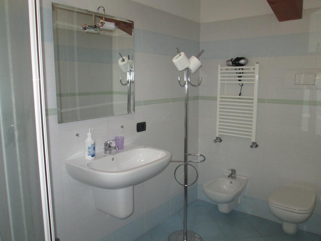 B&B Agli Ulivi Manerba del Garda Ruang foto